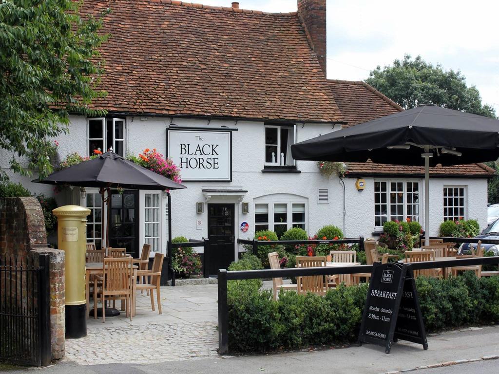 The Black Horse Fulmer Esterno foto